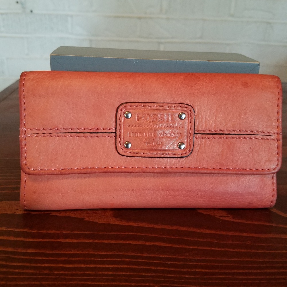 Fossil wallet tan/coral/orange color vintage